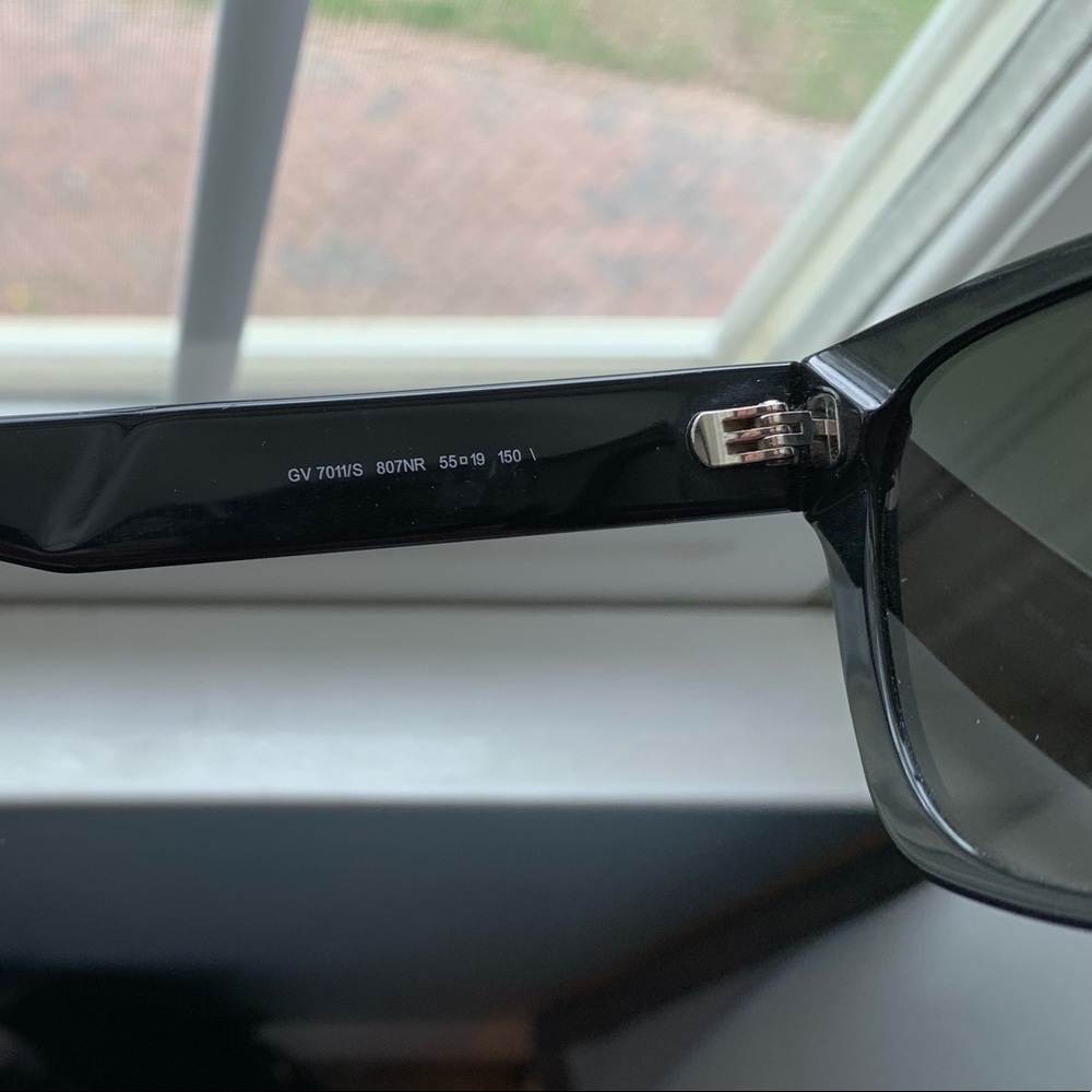 Givenchy sunglasses - Picture 5 of 8
